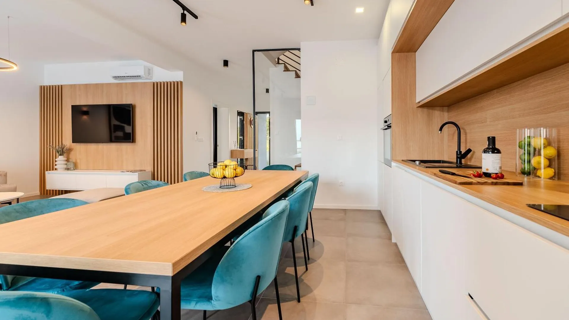 Beachfront Villa Azzurro With Seaview Privlaka
