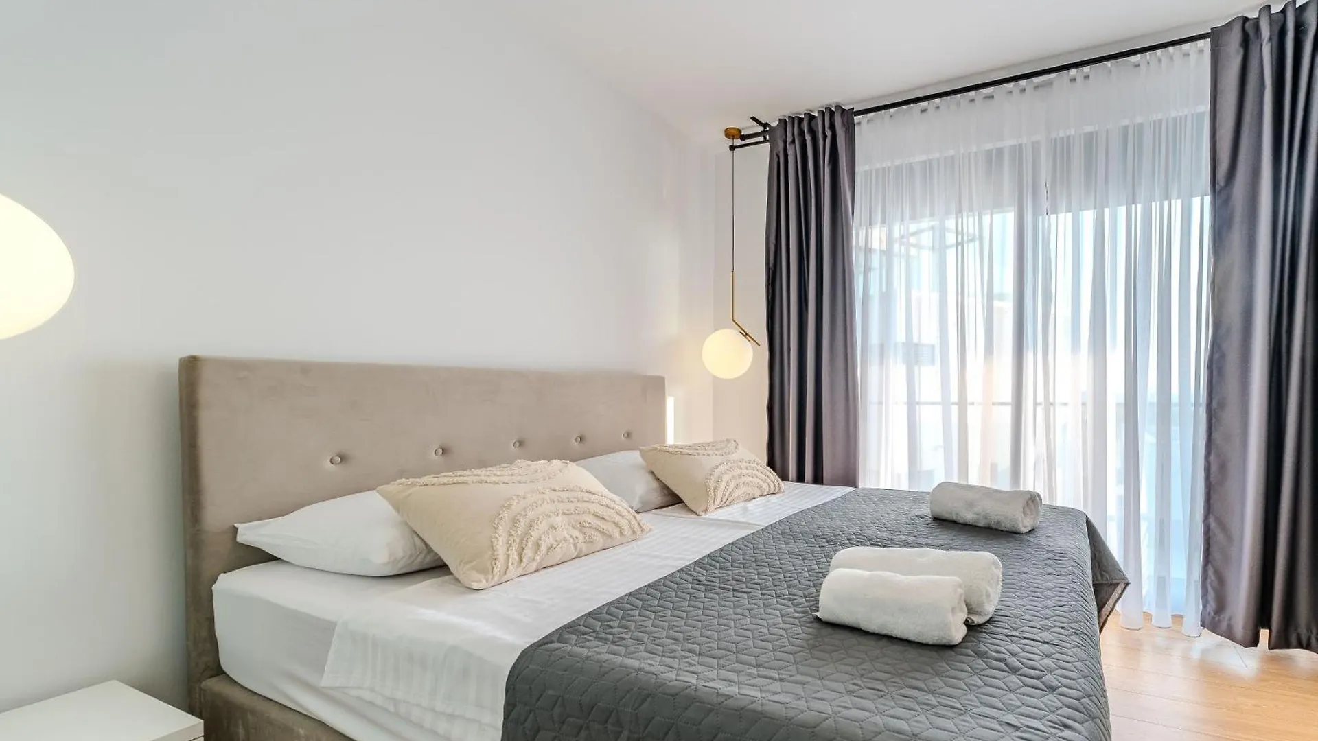 Beachfront Villa Azzurro With Seaview Privlaka